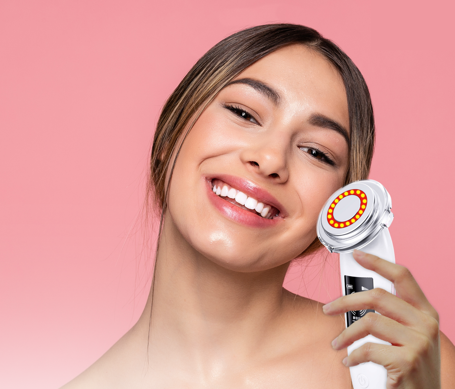 učinkovit EMS masažer za lice